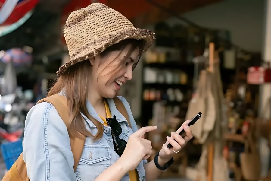 A SIM card in Vietnam ensures you will always have internet connection throughout your trip.