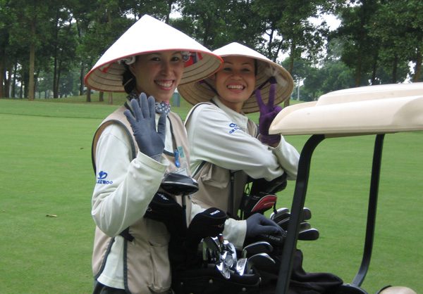Vietnam-golf-caddies