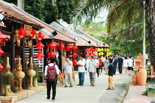 Hue walking street