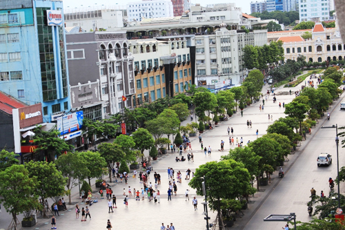 Nguyen Hue walking street