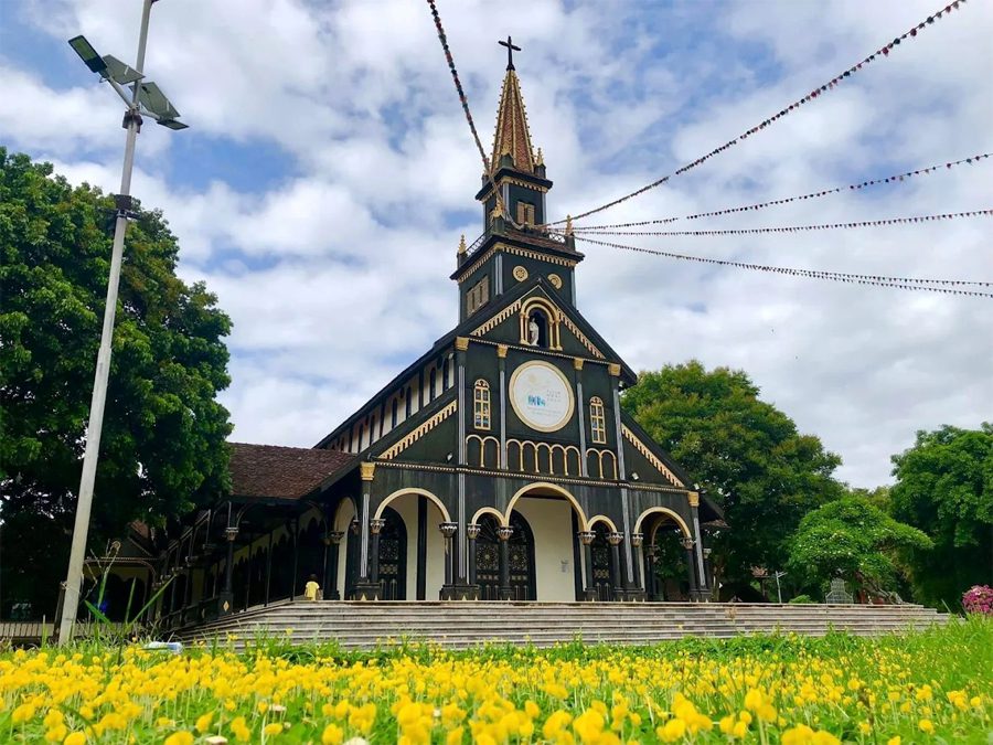 wooden church, kon tum