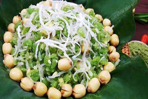 Sticky rice with nuggets