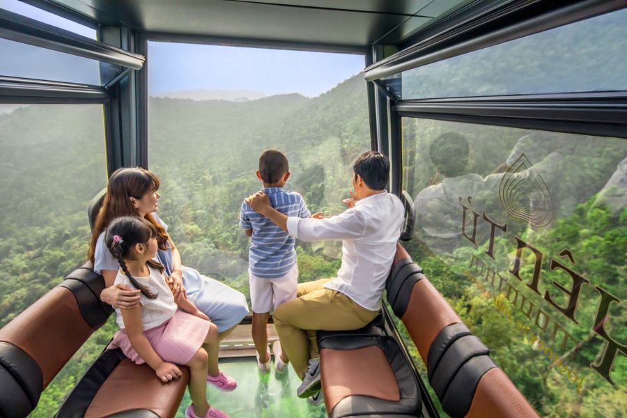 Yen Tu Mountain cable car journey unveils serene beauty and timeless spiritual charm.