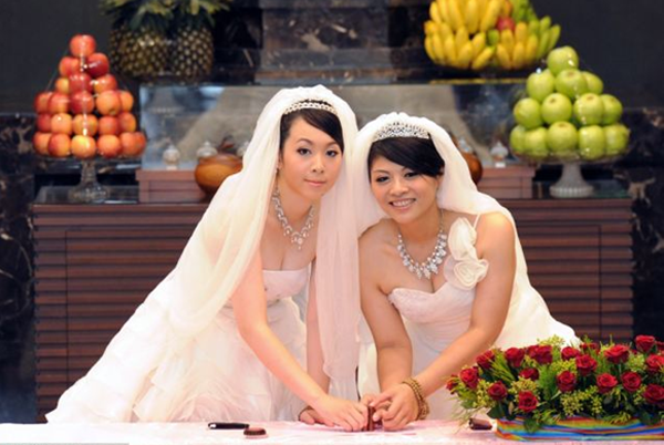 A lesbian wedding in Vietnam